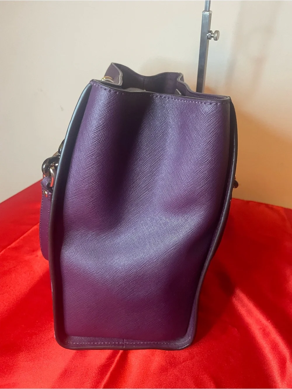 Authentic Michael Kors Purse #0102NCO Cynthia Medium Satchel in plum/dark purple